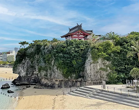 波上宮和波上海灘|韋斯特姆廣場旭橋站The West