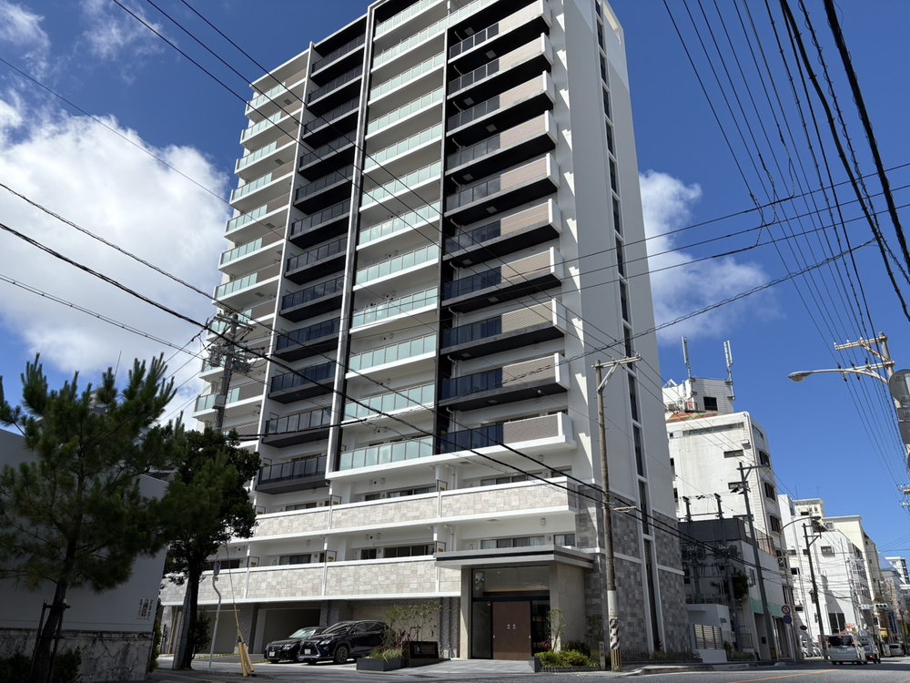 松山302號房間懷斯泰姆大衣